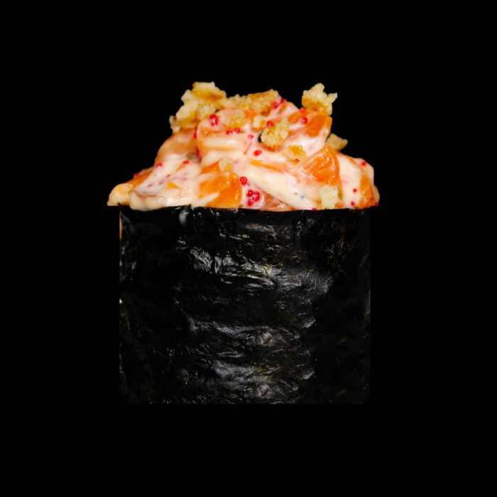 Гункан з лососем